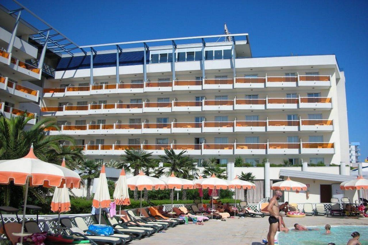 Bibione Palace Hotel Εξωτερικό φωτογραφία